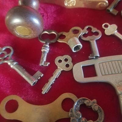 antique and vintage keys