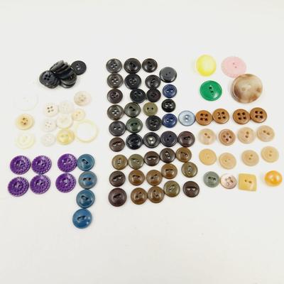 BUNDLE OF VINTAGE BUTTONS - MULTI COLORED