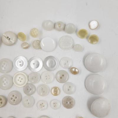 VINTAGE MULTI TONE WHITE BUTTONS