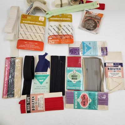 VINTAGE BUNDLE OF SEWING SUPPLIES
