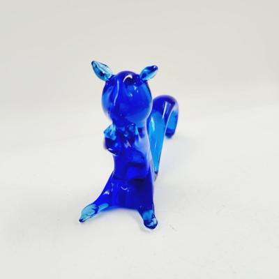 VINTAGE BLUE GLASS SQUIRREL COLLECTABLE FIGURINE