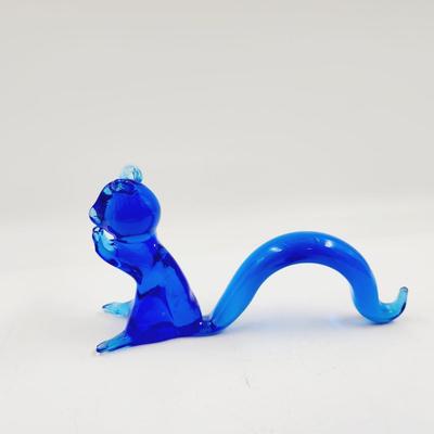 VINTAGE BLUE GLASS SQUIRREL COLLECTABLE FIGURINE