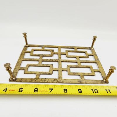 COOL VINTAGE BRASS TRIVET