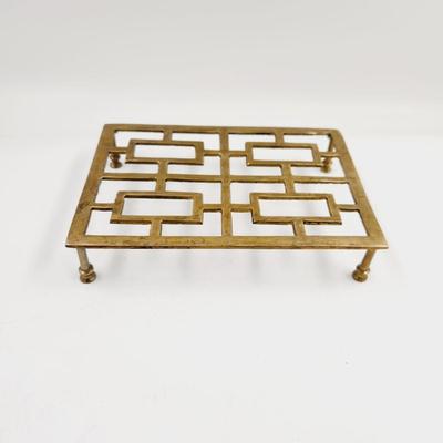 COOL VINTAGE BRASS TRIVET