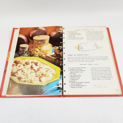 VINTAGE CAMPBELLS COOK BOOK
