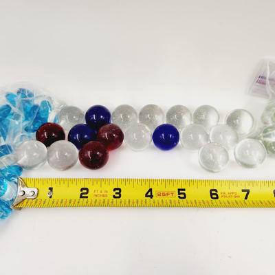 LARGE ARRAY OF DECORATIVE GLASS