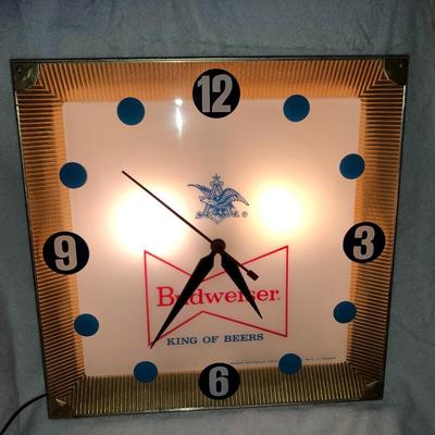 Vintage â€˜64 working Budweiser King of Beer â€˜Tell & Sell Productâ€™ Light up Clock