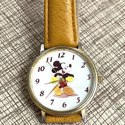 Lot 39 Vintage Mickey Mouse Watch Quartz Leather Band - No Maker Marks