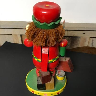 NUTCRACKER
