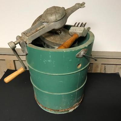 VINTAGE ICE CREAM MAKER