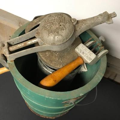 VINTAGE ICE CREAM MAKER