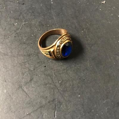 10KT GOLD CLASS RING