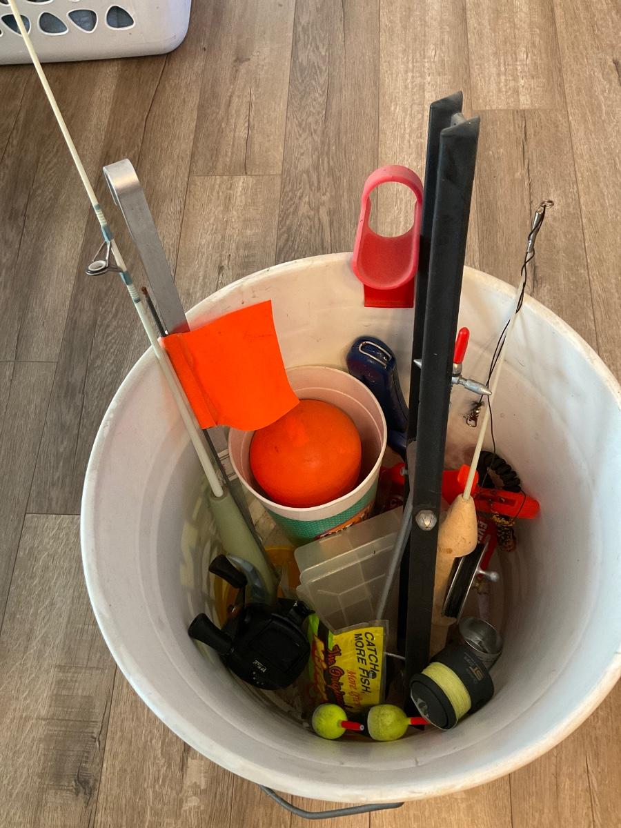 Ice fishing bucket