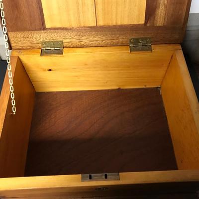ANTIQUE BOX