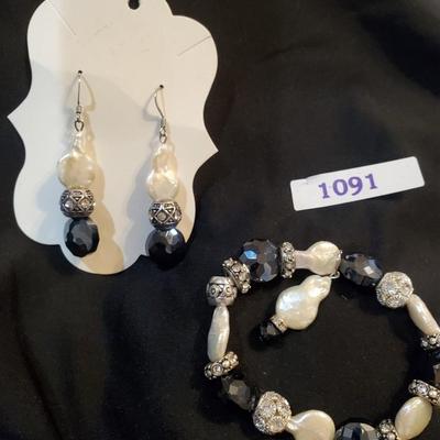 Bracelet and Earrings set