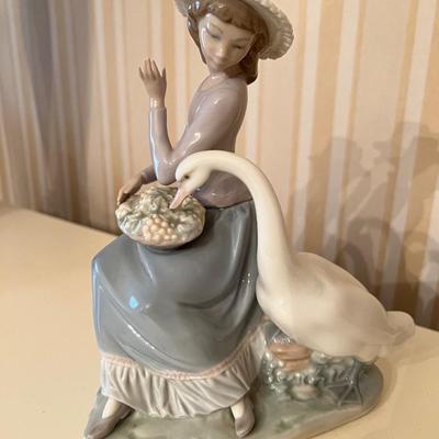 Lladro Girl Feeding Swan Figurine