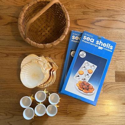 Lot of 18: 2 Sea Shell Shaped Sponge Cake Cookies Set, 1 handle basket, 6 Chicken foot Poched Egg holders, 9 baking shells