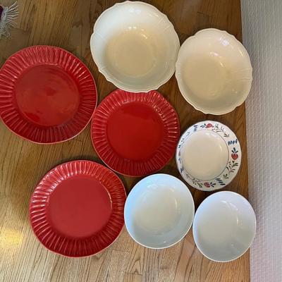 Lot of 8: 3 large red Primgero plates, 2 cream colored Pier1 Pasta bowls, 2 off white salad bowls,1 Nikko Poppies salad bowl