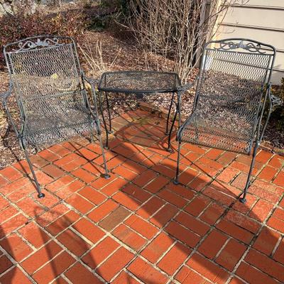 2 patio chairs & side table