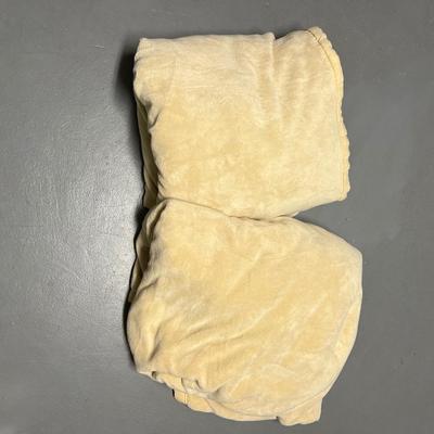 Lot of 2 in one bag: House Beautiful brand beige & white Twin Long Fleece like blanket