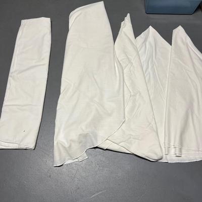 Lot of 5: Fashion Industry White Cottomn Poly blend Table Cloths - 4 Round 1 Rectangular