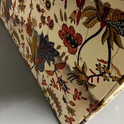 VTG Paisley Cream, Red, Blue, Golden couch