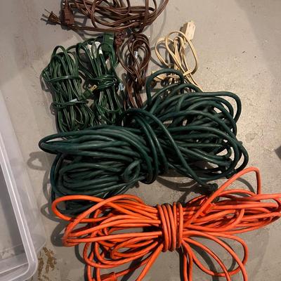 Lot of 6: 2 large extention chords; 4 small extention chords