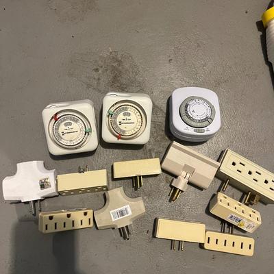 Lot of 13: 3 timers; 10 Outlet expanders