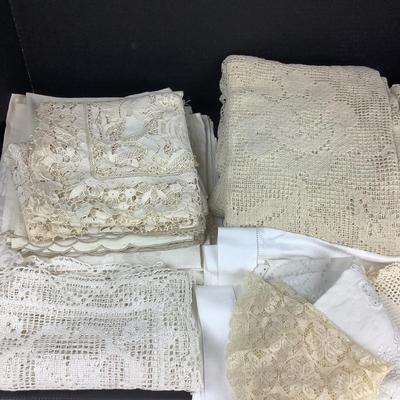 1529 Vintage Linen & Lace Lot