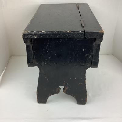 1541 Antique Shoe Shine Stool