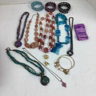 1543 Costume Jewelry Lot & Stand