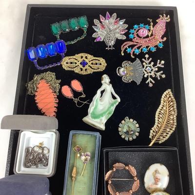 1544 Costume Jewelry Lot