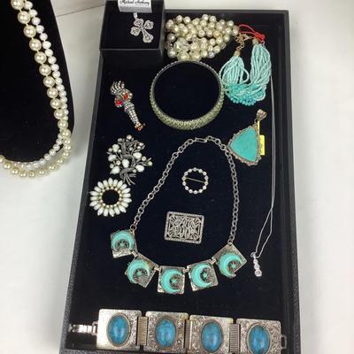 1260 Costume Jewelry Lot Turquoise and Pearls