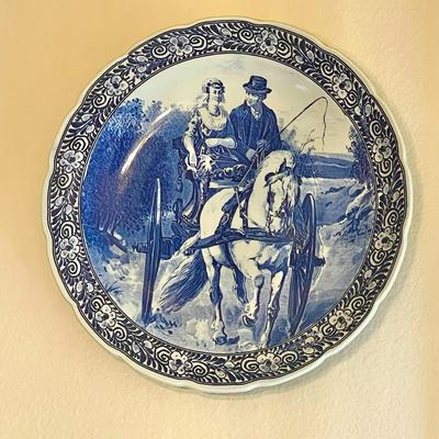 LOT 48  DELFT CHARGER COUPLE HORSE & BUGGY BLUE & WHITE