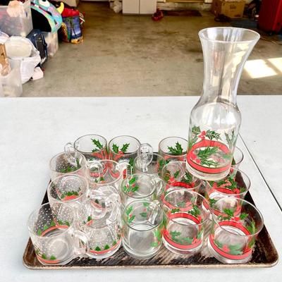 LOT 59  MIXED GROUP OF HOLIDAY GLASSES
