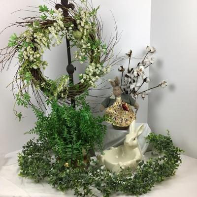 1257 Artificial Queen Annes Wreath, Fern, Bunny Dish, Stuffed Bunny