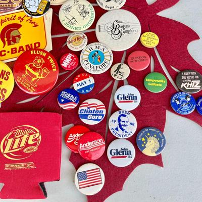 LOT 62  GROUP OF SOUVENIR BUTTONS & COASTERS USC BEER POLITICAL NOVELTY
