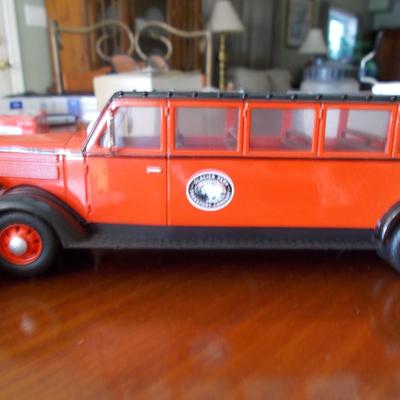 Micro Magnifiers cars and Open Bus Company Bus