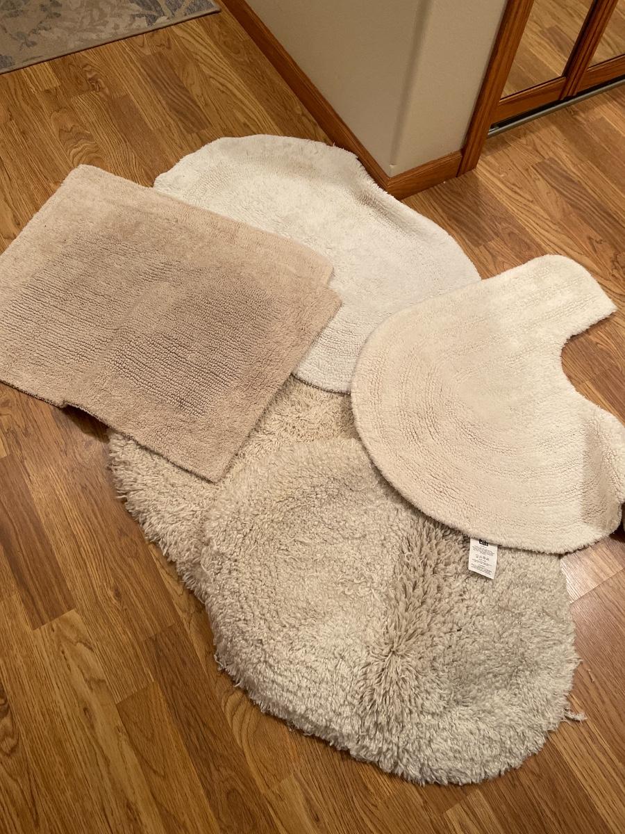Cream bathroom rugs