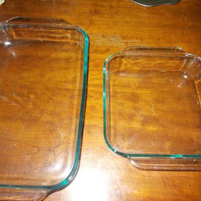 Set of Pyrex Casserole Dishes