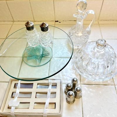 LOT 91  GROUP OF ELEGANT TABLE SERVE WARE CRYSTAL PORCELAIN CHINA