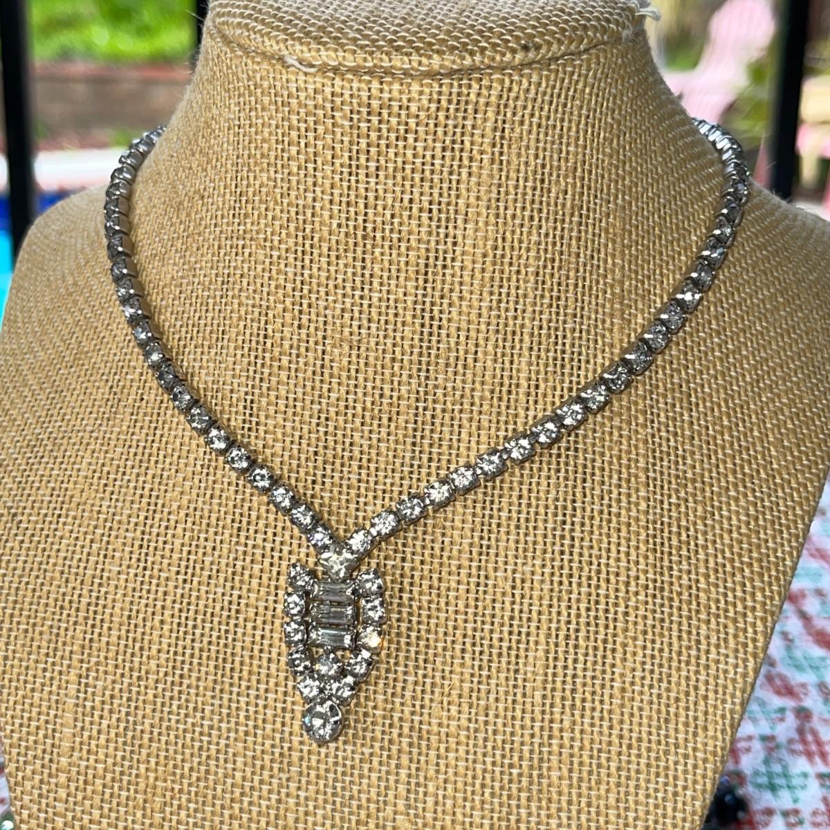 LOT 112 VINTAGE COSTUME JEWELRY RHINESTONE PRINCESS NECKLACE