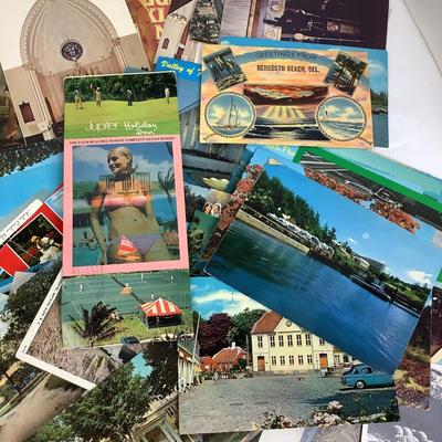 1280 Large Souvenir Lot of Vintage Postcards