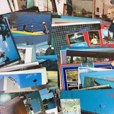 1280 Large Souvenir Lot of Vintage Postcards