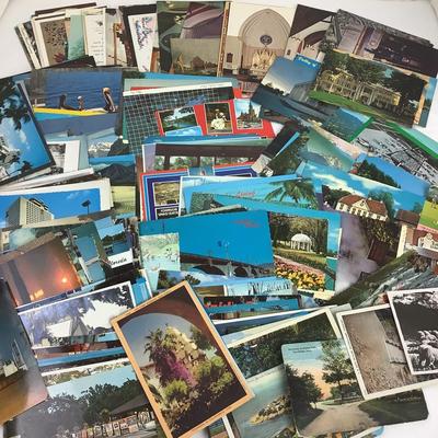 1280 Large Souvenir Lot of Vintage Postcards
