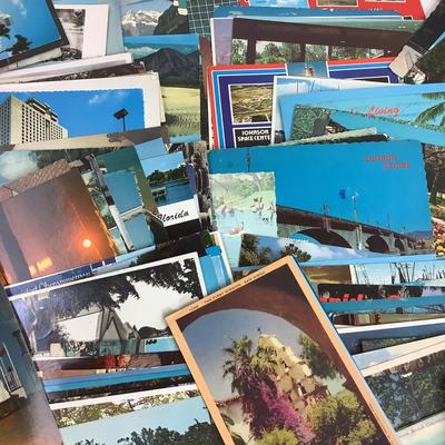 1280 Large Souvenir Lot of Vintage Postcards