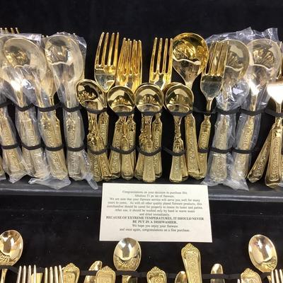 1307 Gold Tone Flatware Set in Case