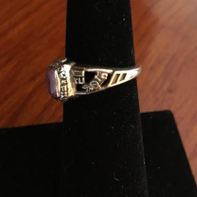 10KT GOLD CLASS RING