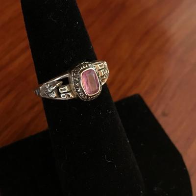 10KT GOLD CLASS RING