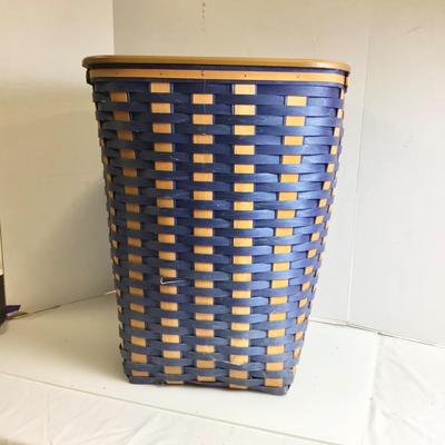1362 Longaberger Cornflower Blue Laundry Basket with Lid and Liner